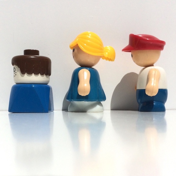 🦋 lot of 3 plastic people toys including vintage Lego Duplo Figure boy freckles - Picture 2 of 4